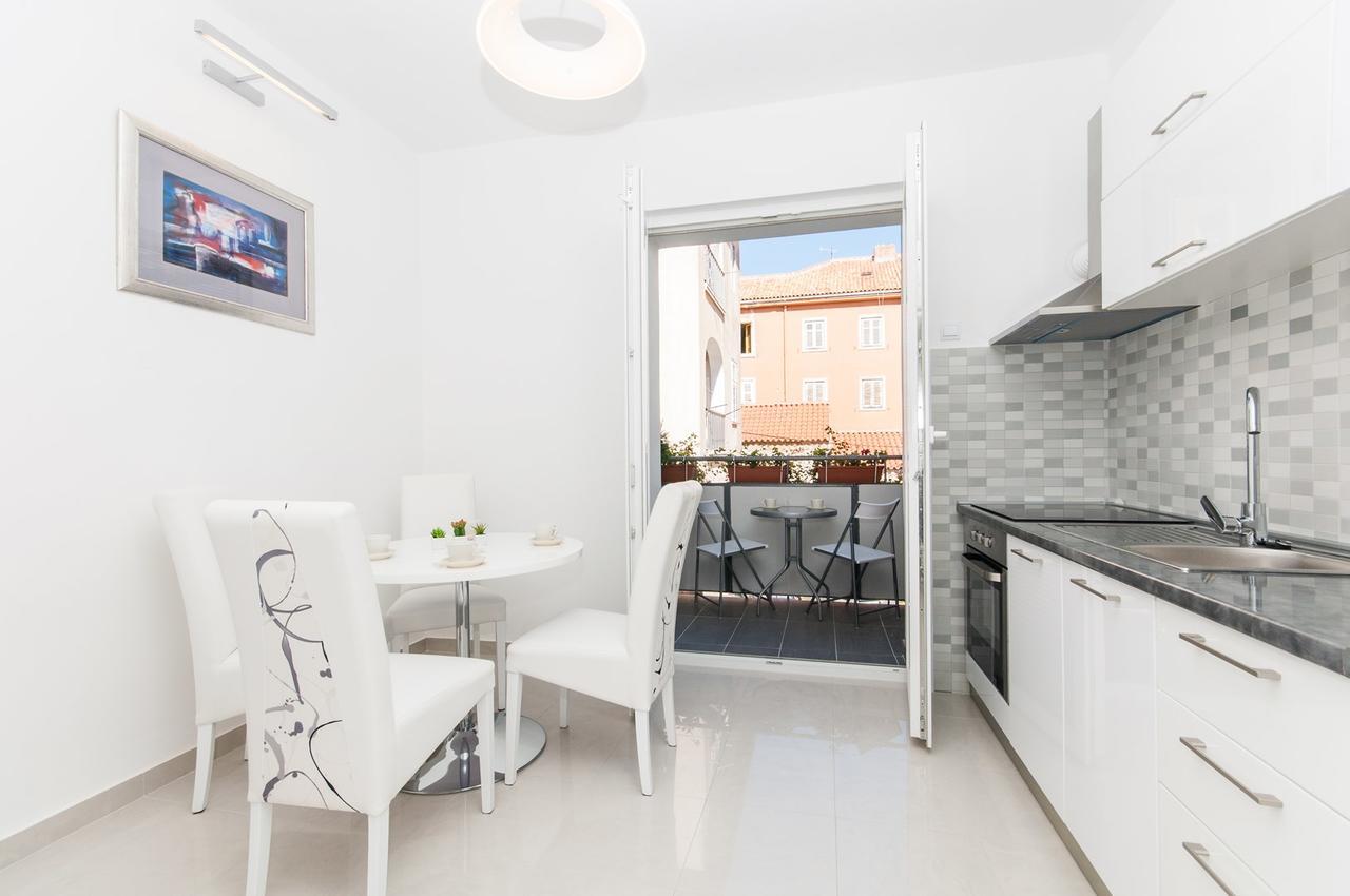 Fifi Apartment W. Parking In Old Town Zadar Luaran gambar